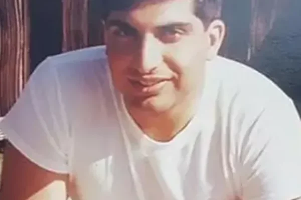 young-ratan-tata-clad-in-a-white-shirt-looking-at-the-camera-